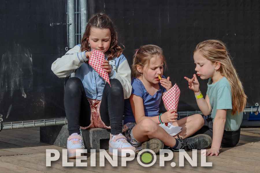 Publiek    Bezoekers (90)